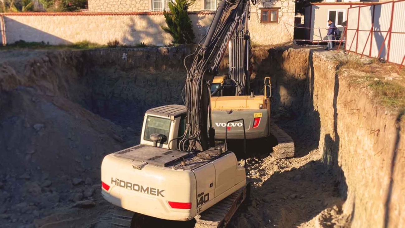 alaçatı hafriyat kepçe