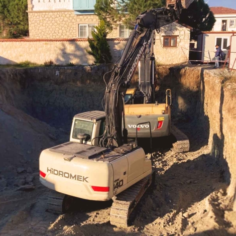 alaçatı hafriyat kepçe